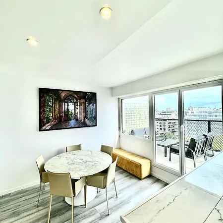 Rooftop Eiffel Tower - Full Ac Apartment *